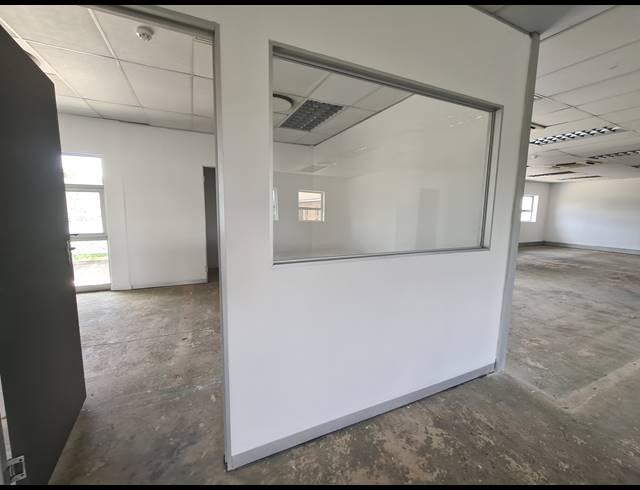 2,344M² OFFICE TO LET IN VORNA VALLEY